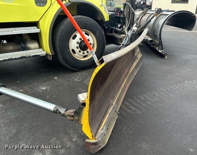 image for item LO9300 2006 Freightliner Business Class M2  dump truck