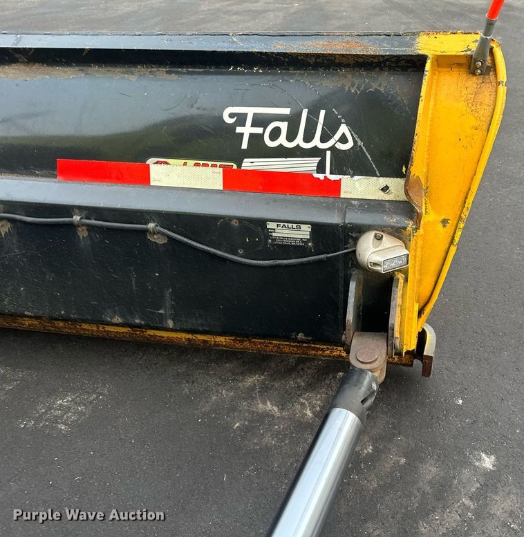 image for item LO9300 2006 Freightliner Business Class M2  dump truck