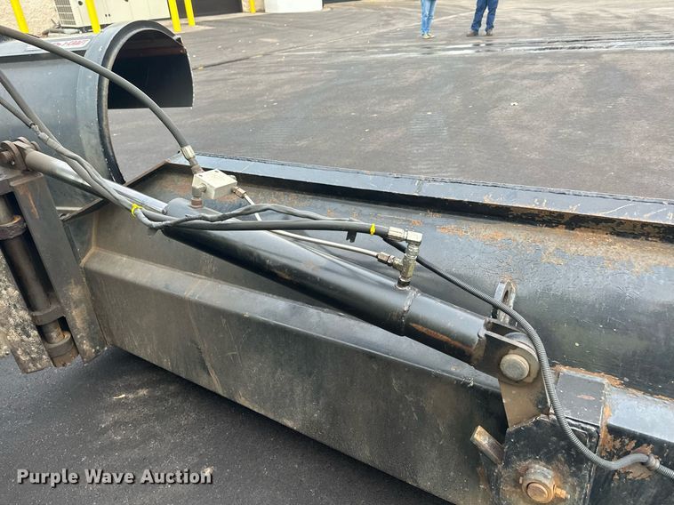 image for item LO9300 2006 Freightliner Business Class M2  dump truck