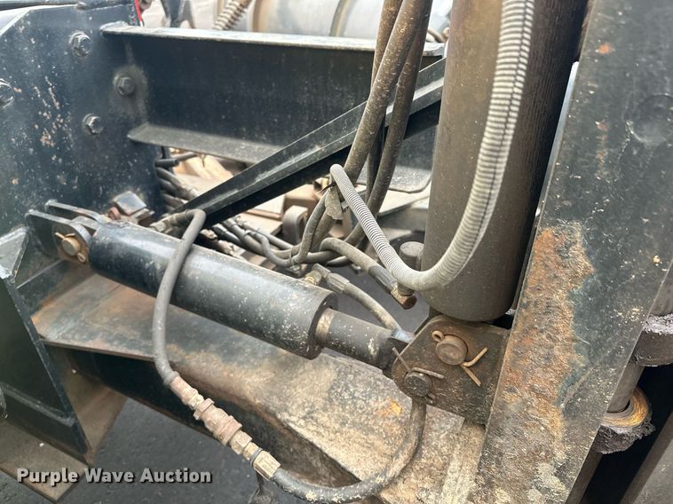 image for item LO9300 2006 Freightliner Business Class M2  dump truck