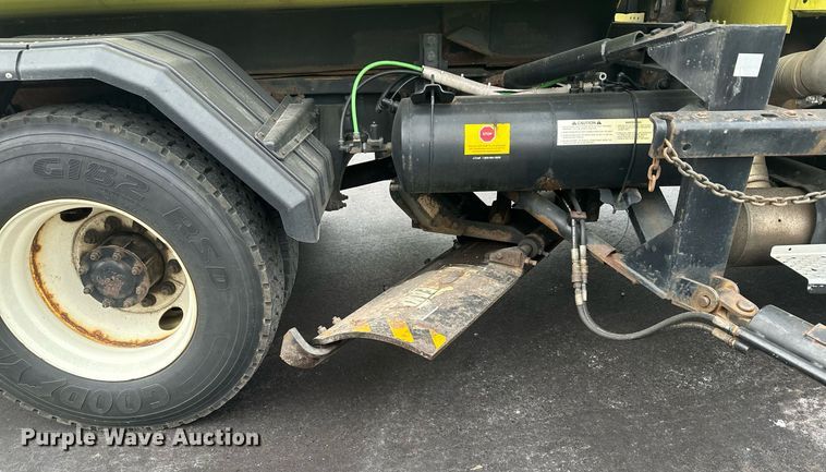 image for item LO9300 2006 Freightliner Business Class M2  dump truck