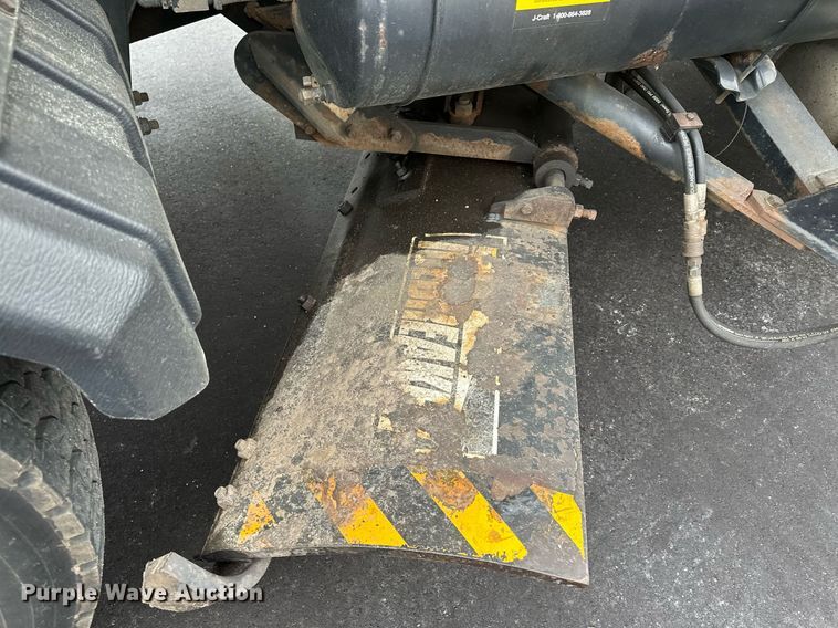 image for item LO9300 2006 Freightliner Business Class M2  dump truck