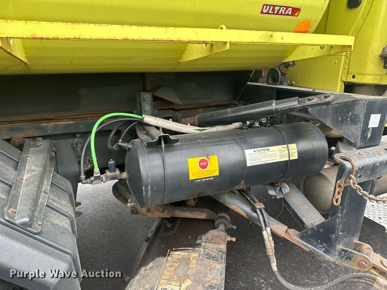 image for item LO9300 2006 Freightliner Business Class M2  dump truck