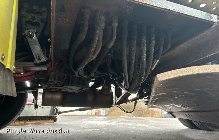 image for item LO9300 2006 Freightliner Business Class M2  dump truck