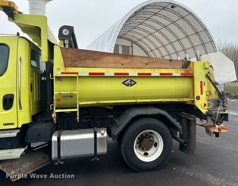 image for item LO9300 2006 Freightliner Business Class M2  dump truck