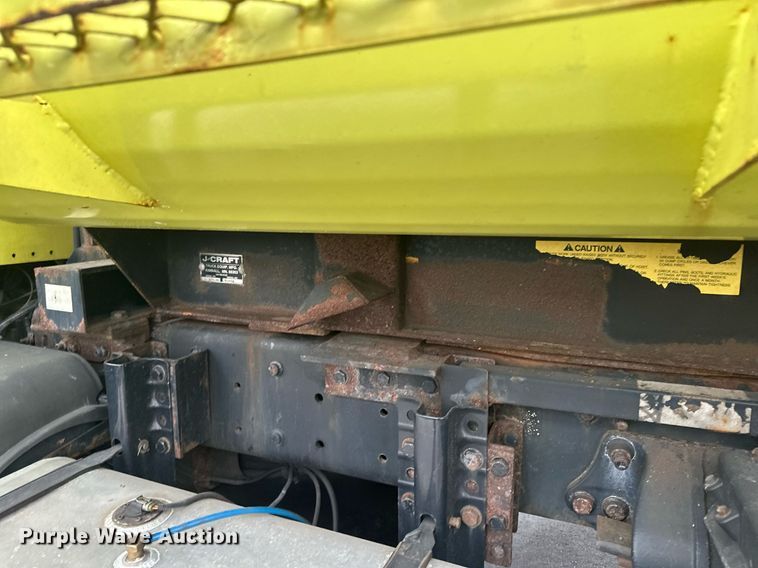 image for item LO9300 2006 Freightliner Business Class M2  dump truck