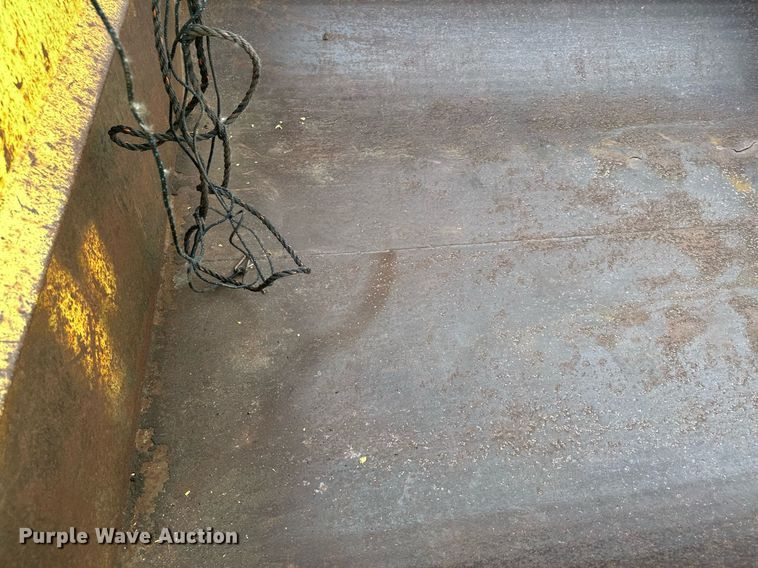 image for item LO9300 2006 Freightliner Business Class M2  dump truck