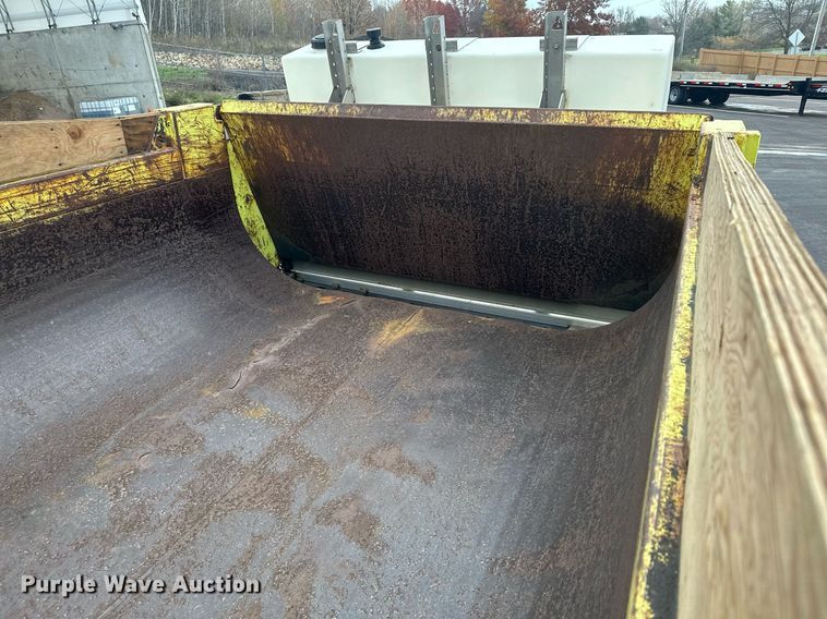 image for item LO9300 2006 Freightliner Business Class M2  dump truck