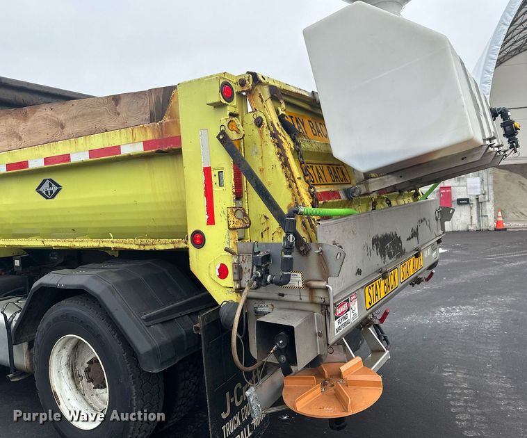 image for item LO9300 2006 Freightliner Business Class M2  dump truck