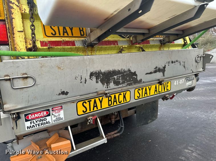 image for item LO9300 2006 Freightliner Business Class M2  dump truck