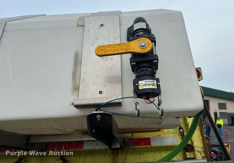 image for item LO9300 2006 Freightliner Business Class M2  dump truck