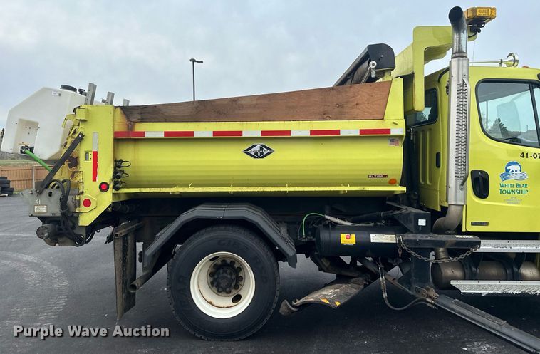 image for item LO9300 2006 Freightliner Business Class M2  dump truck