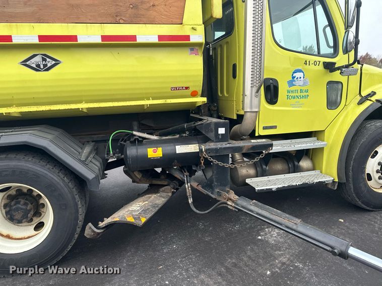 image for item LO9300 2006 Freightliner Business Class M2  dump truck