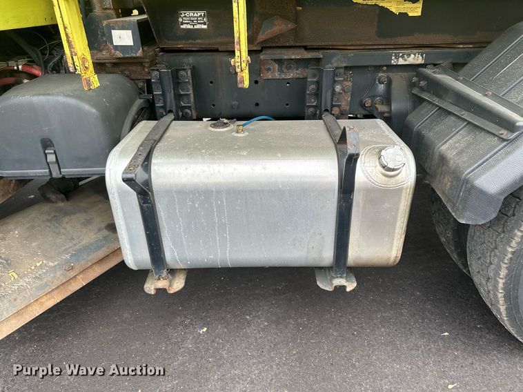 image for item LO9300 2006 Freightliner Business Class M2  dump truck