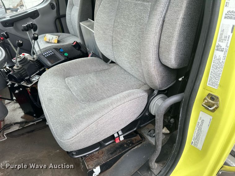 image for item LO9300 2006 Freightliner Business Class M2  dump truck