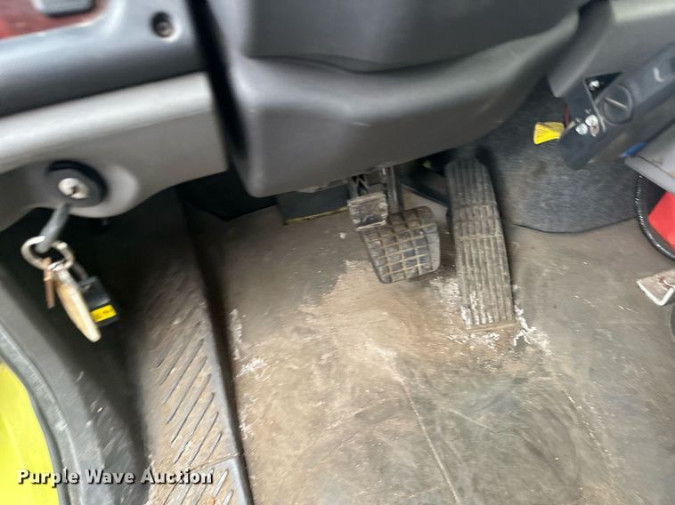 image for item LO9300 2006 Freightliner Business Class M2  dump truck