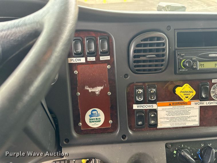 image for item LO9300 2006 Freightliner Business Class M2  dump truck