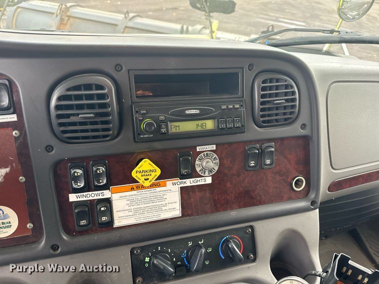 image for item LO9300 2006 Freightliner Business Class M2  dump truck