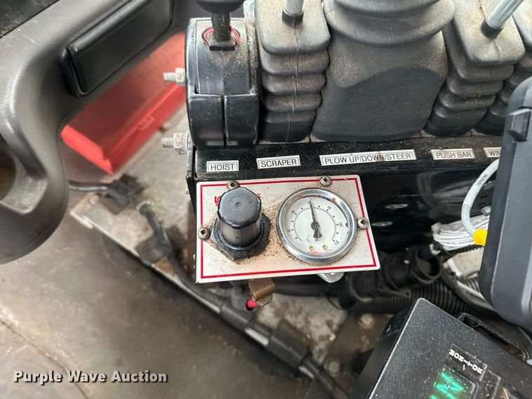 image for item LO9300 2006 Freightliner Business Class M2  dump truck