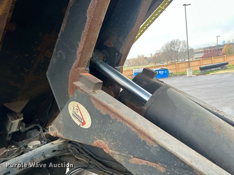 image for item LO9300 2006 Freightliner Business Class M2  dump truck