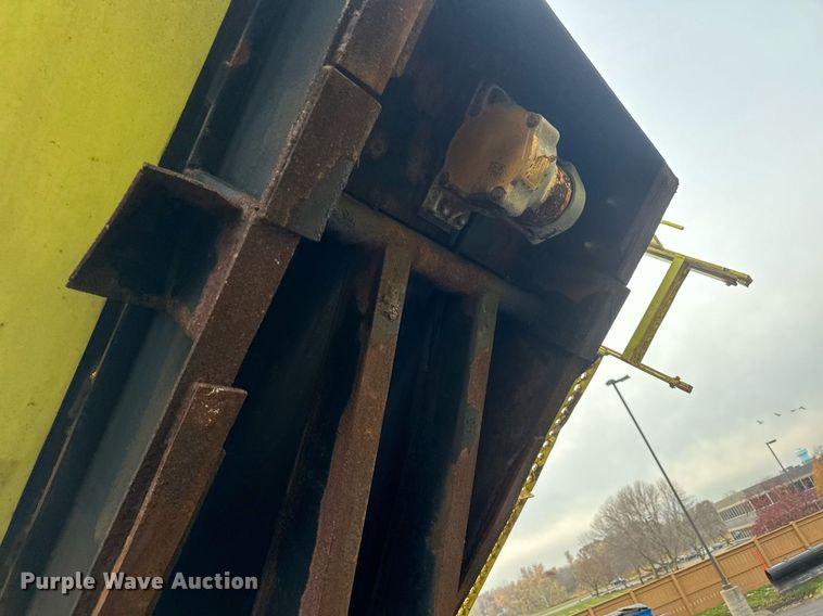 image for item LO9300 2006 Freightliner Business Class M2  dump truck