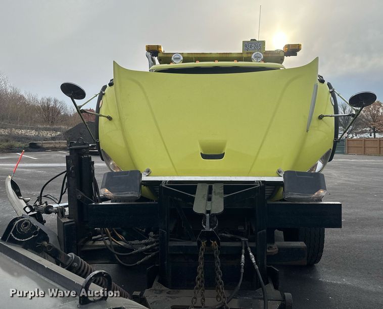 image for item LO9300 2006 Freightliner Business Class M2  dump truck