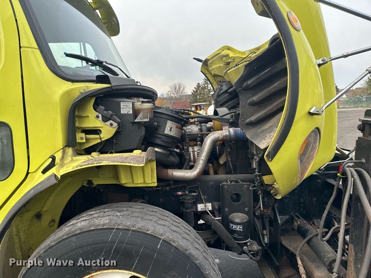 image for item LO9300 2006 Freightliner Business Class M2  dump truck