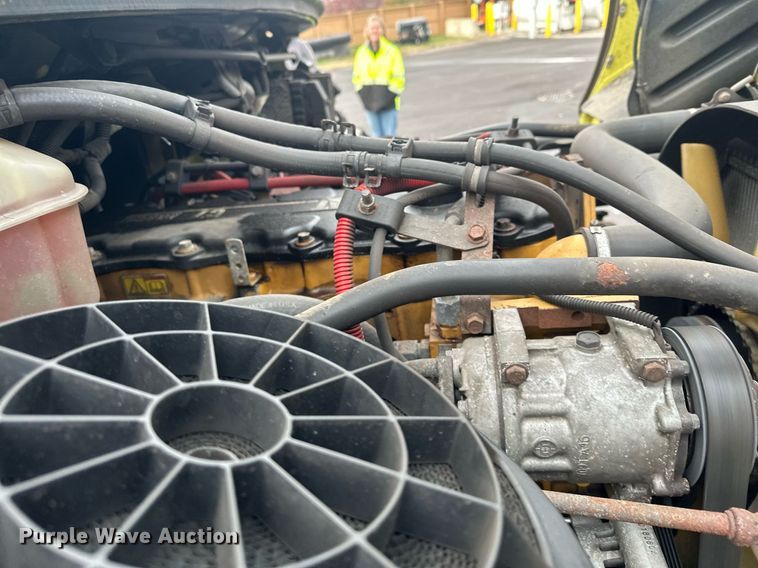 image for item LO9300 2006 Freightliner Business Class M2  dump truck