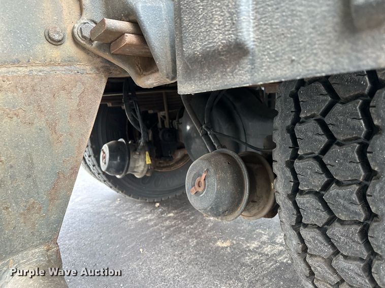 image for item LO9300 2006 Freightliner Business Class M2  dump truck