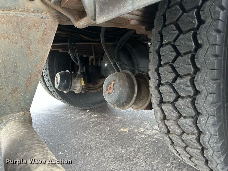 image for item LO9300 2006 Freightliner Business Class M2  dump truck