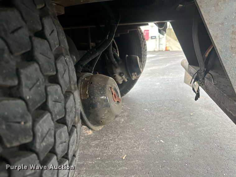 image for item LO9300 2006 Freightliner Business Class M2  dump truck