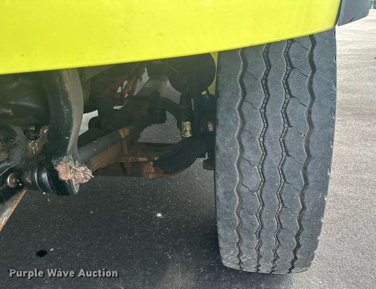 image for item LO9300 2006 Freightliner Business Class M2  dump truck