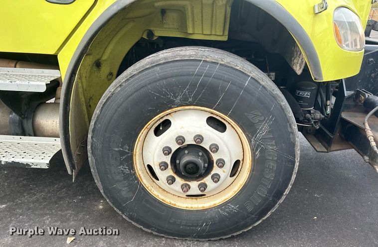 image for item LO9300 2006 Freightliner Business Class M2  dump truck