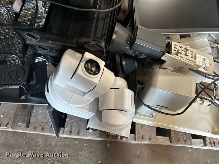 image for item LO9303 Surveillance equipment