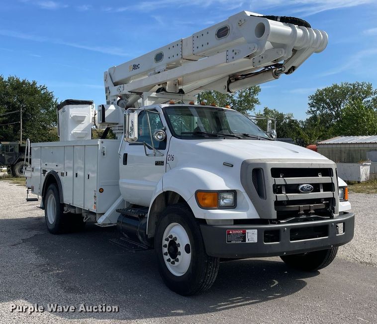 image for item LV9848 2007 Ford F750 Super Duty XL  bucket truck