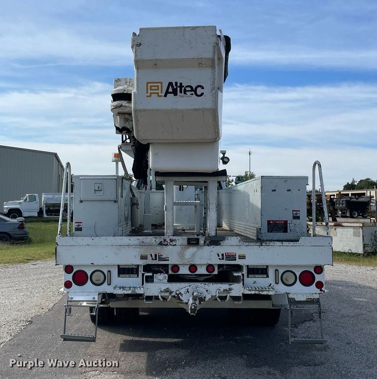 image for item LV9848 2007 Ford F750 Super Duty XL  bucket truck