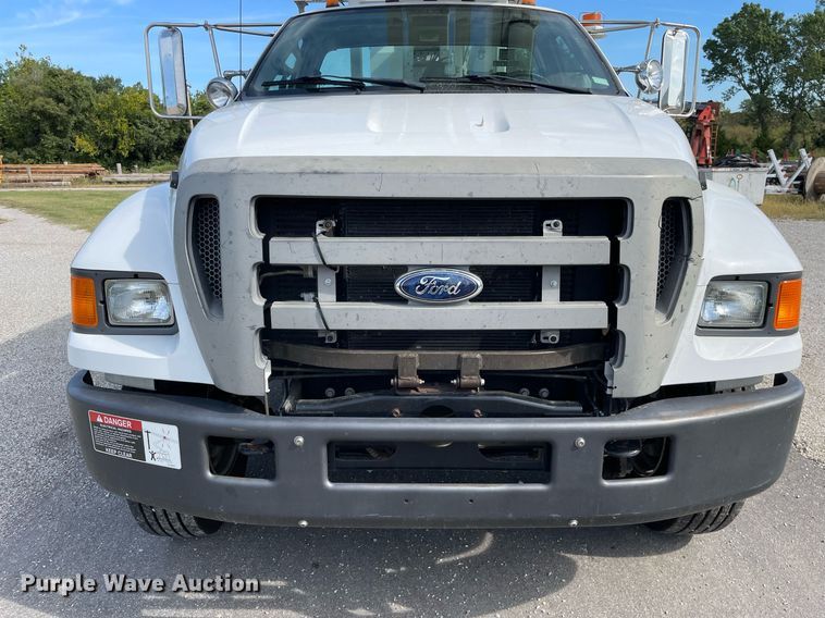 image for item LV9848 2007 Ford F750 Super Duty XL  bucket truck