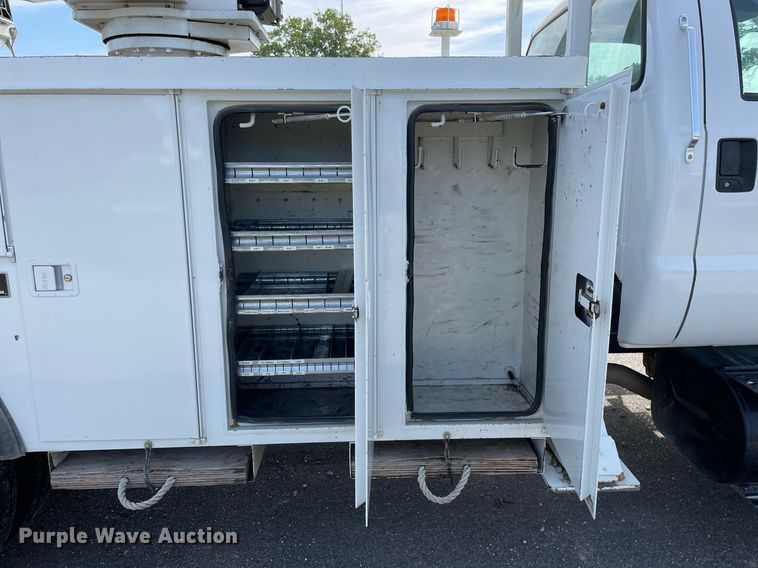 image for item LV9848 2007 Ford F750 Super Duty XL  bucket truck