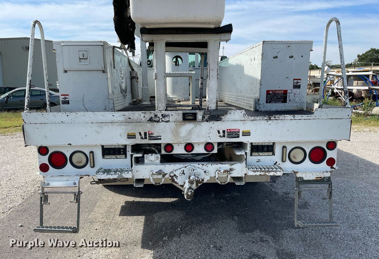 image for item LV9848 2007 Ford F750 Super Duty XL  bucket truck