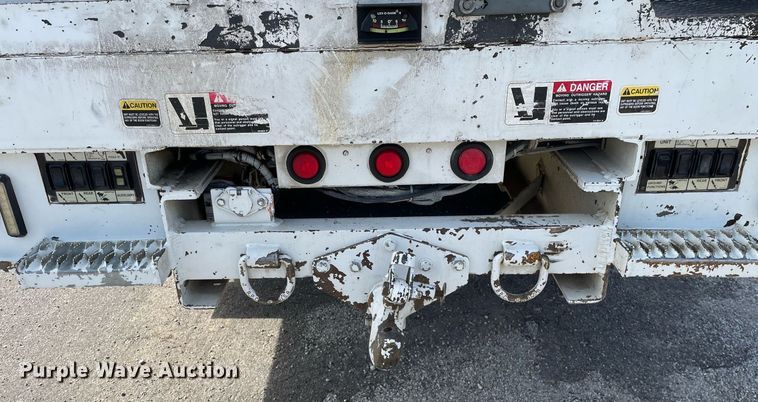 image for item LV9848 2007 Ford F750 Super Duty XL  bucket truck