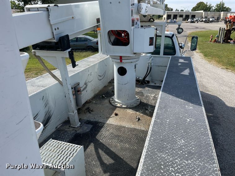 image for item LV9848 2007 Ford F750 Super Duty XL  bucket truck