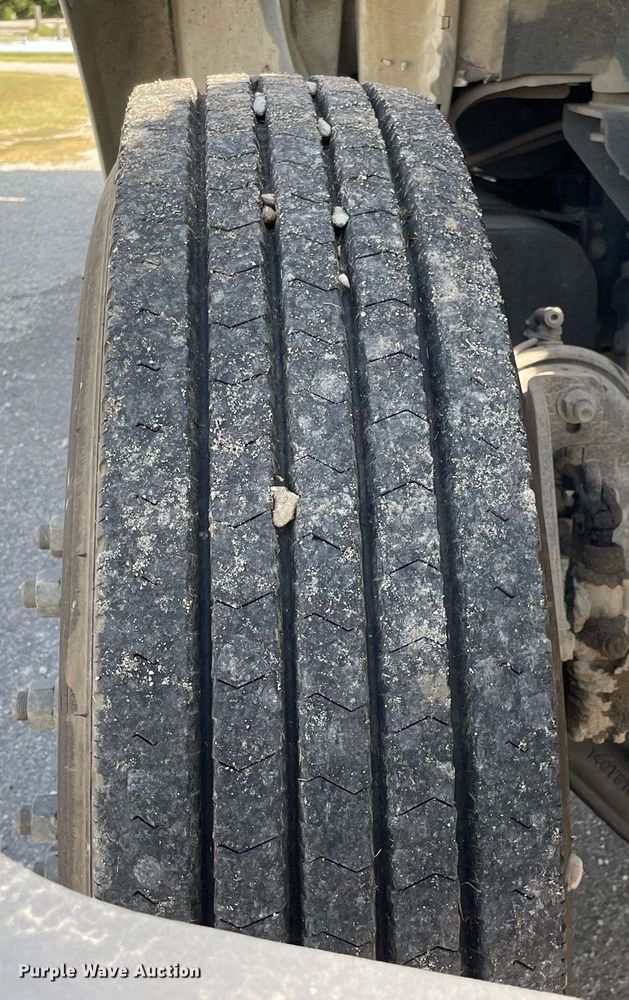 image for item LV9848 2007 Ford F750 Super Duty XL  bucket truck