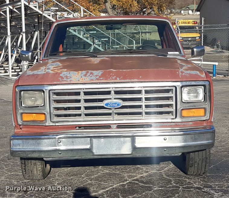 image for item LX9824 1986 Ford F150  pickup truck