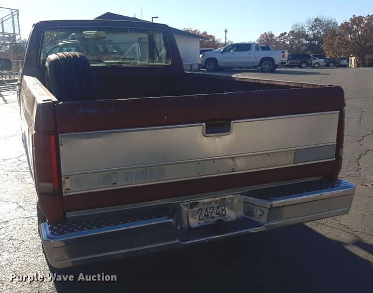 image for item LX9824 1986 Ford F150  pickup truck