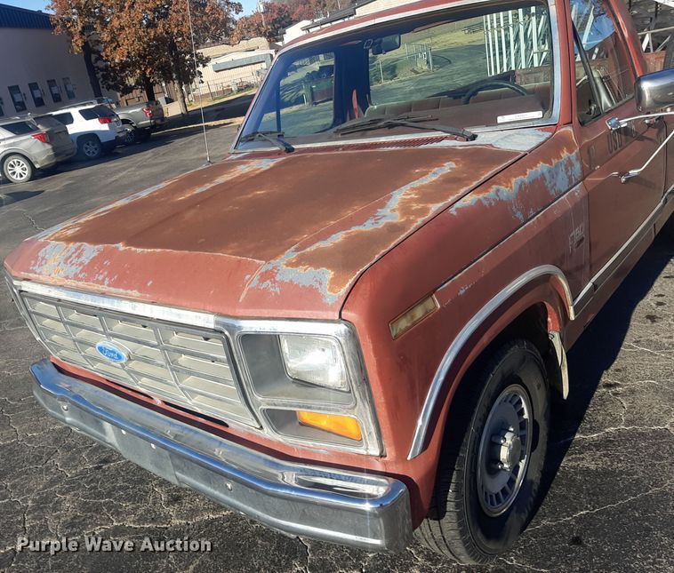 image for item LX9824 1986 Ford F150  pickup truck