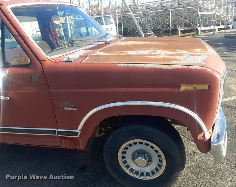 image for item LX9824 1986 Ford F150  pickup truck