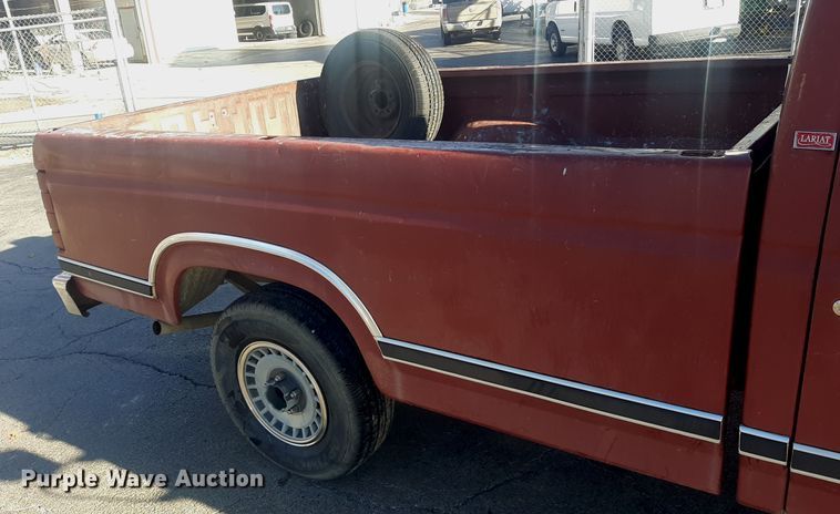 image for item LX9824 1986 Ford F150  pickup truck