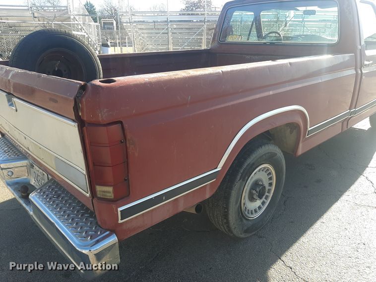 image for item LX9824 1986 Ford F150  pickup truck