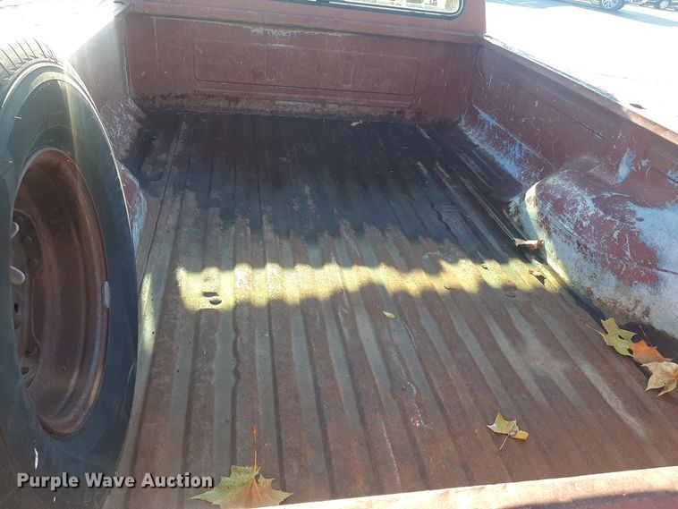 image for item LX9824 1986 Ford F150  pickup truck