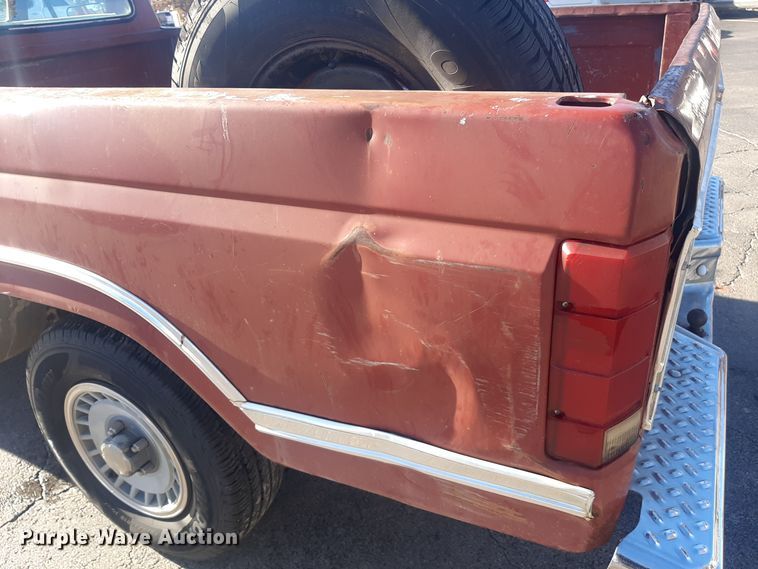 image for item LX9824 1986 Ford F150  pickup truck